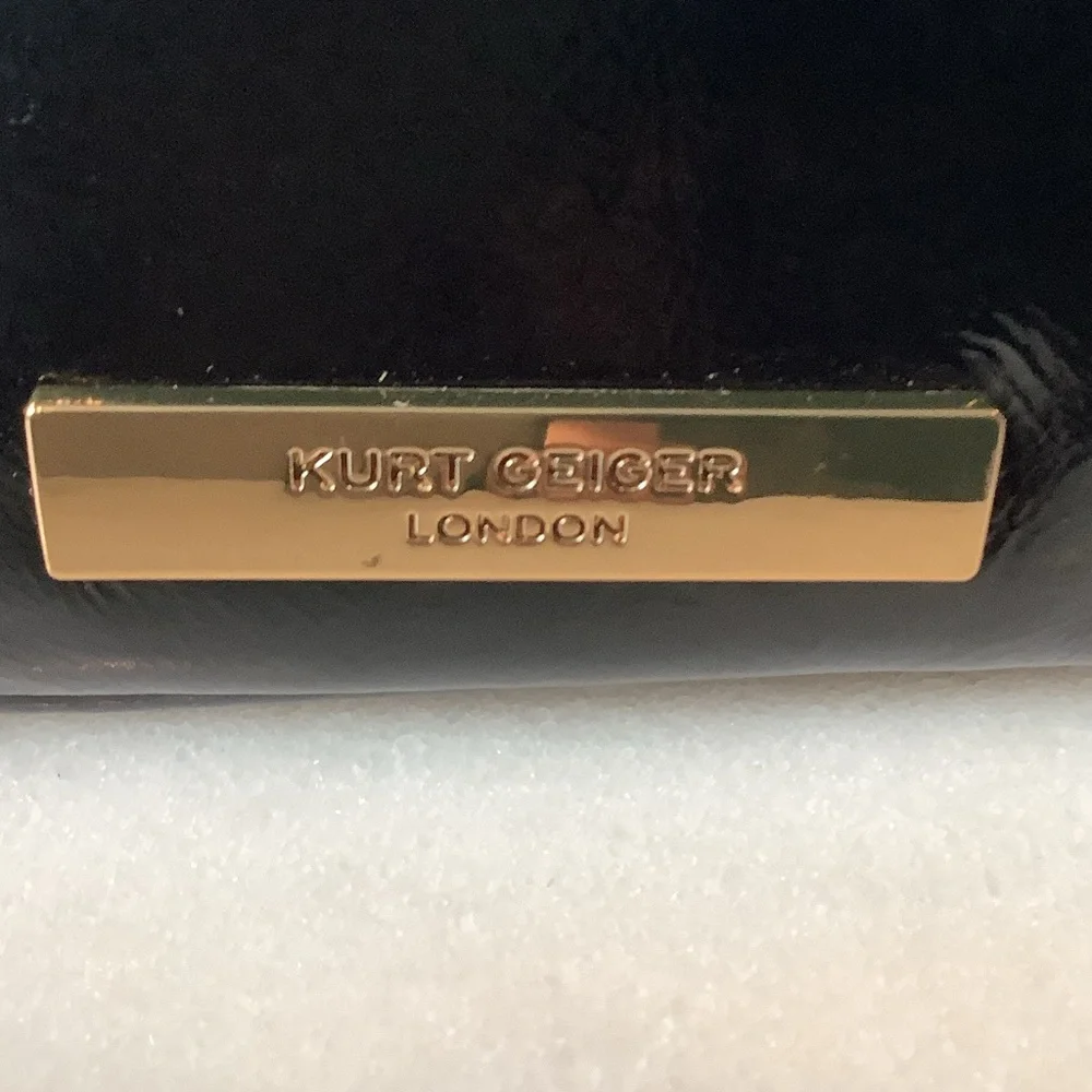 97. Kurt Geiger Black Patent Quilted Crossbody Bag with Gold Chain, Brand New - Picture 3 of 5